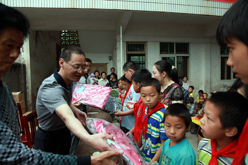 夢想起航 志愿服務(wù) 匯東股份在行動